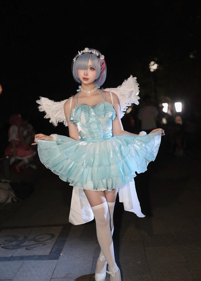Ảnh gái xinh cosplay thể hiện vẻ ngoài tươi tắn chụp ảnh