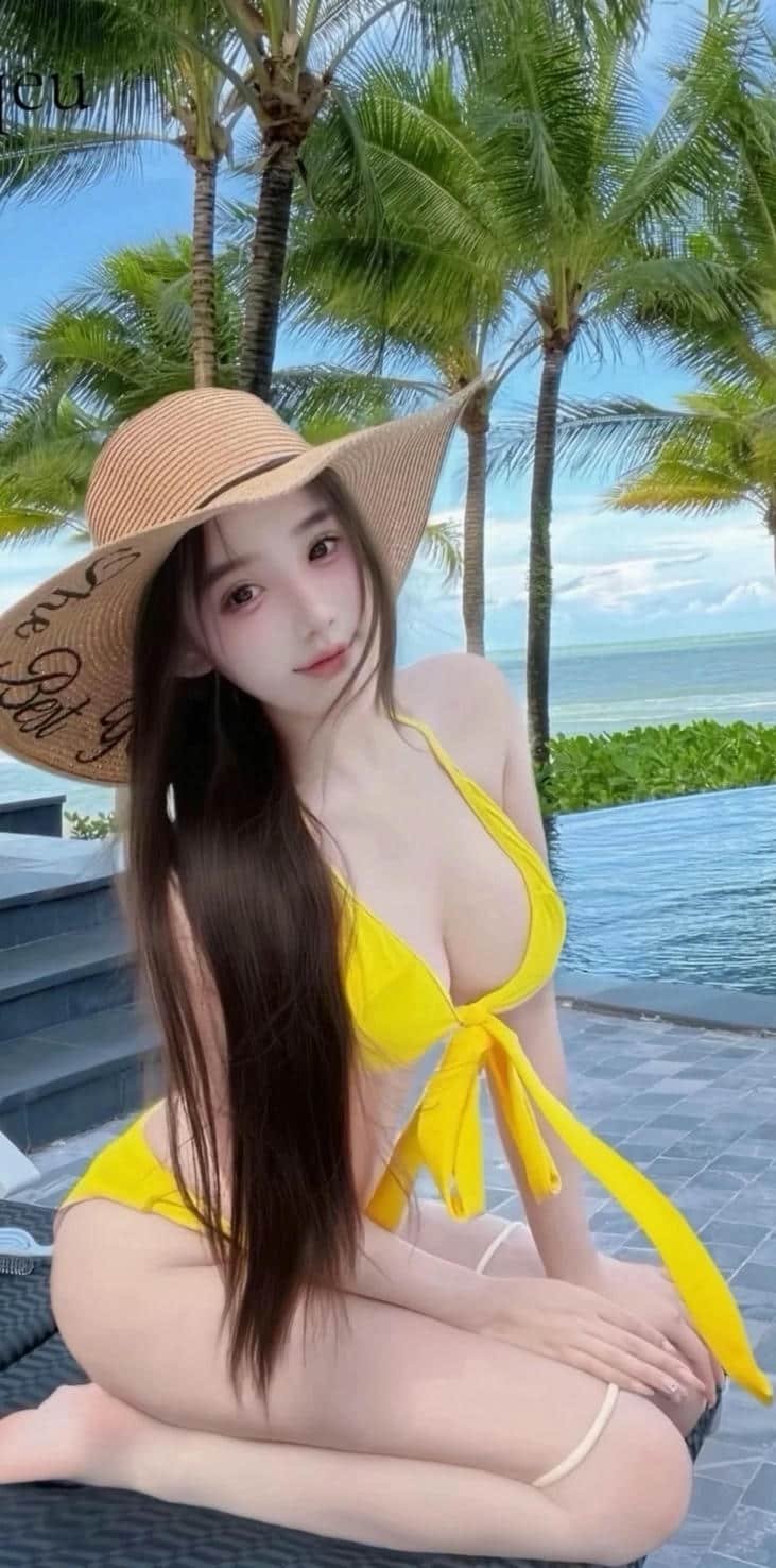 Ảnh gái xinh đi biển bikini gợi cảm nhưng vẫn tự nhiên