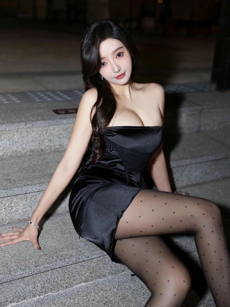 Ảnh gái xinh sexy vẻ đẹp rực lửa bốc cháy