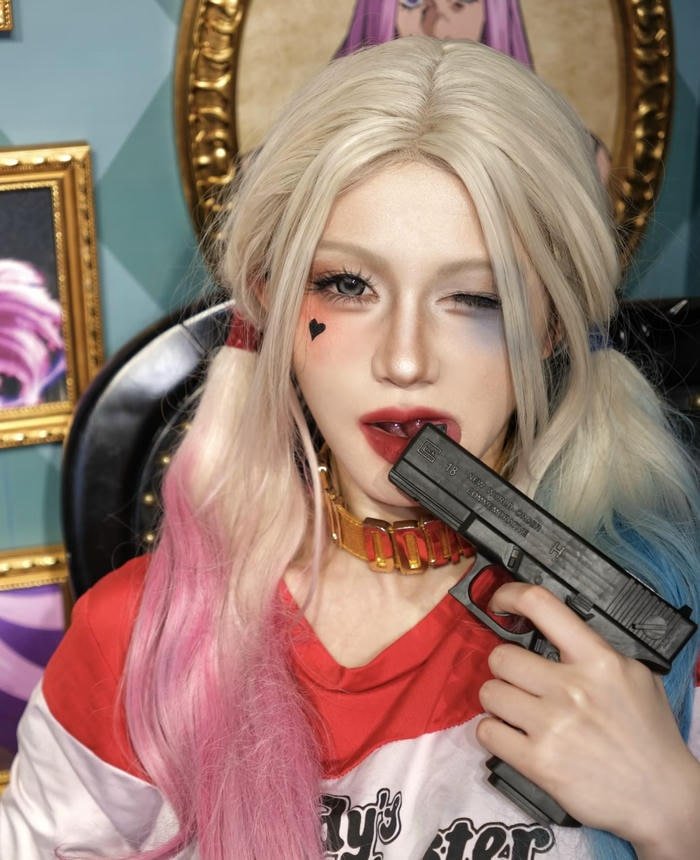 Ảnh harley quinn cosplay phong cách quyến rũ cá tính