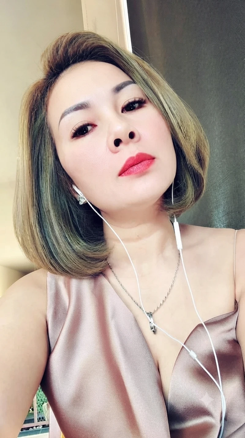 Ảnh sex MBBG hoang dã nồng cháy