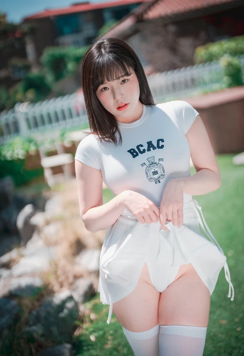 Ảnh sex lồn lông dày um tùm mịn