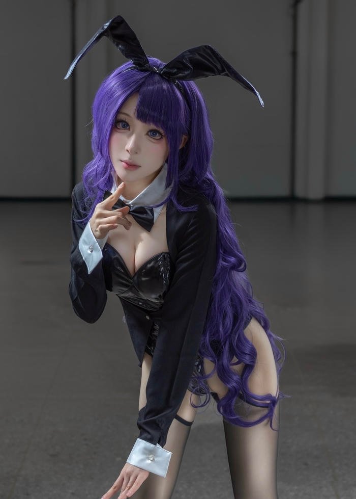 Ảnh sexy anime cosplay thể hiện vẻ ngoài thu hút của người trưởng thành