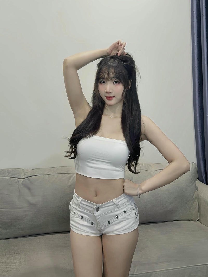 Ảnh thiếu nữ xinh đẹp gợi cảm mạnh mẽ