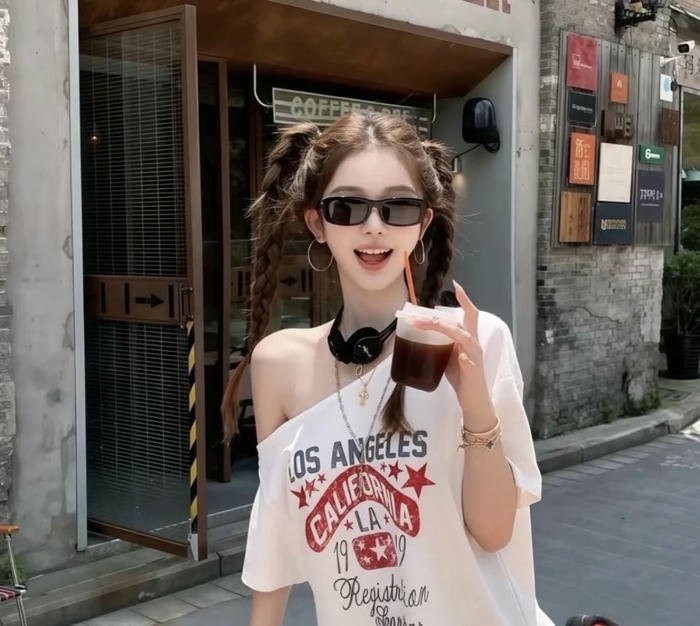 Avatar nữ tươi sáng tự nhiên