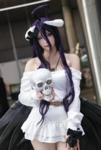Bộ trang phục Albedo cosplay tỉ mỉ cùng vẻ đẹp ma mị