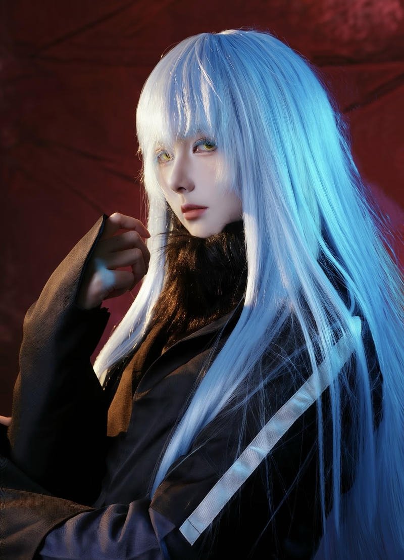 Bức Rimuru cosplay với ánh mắt lanh lợi hoạt bát