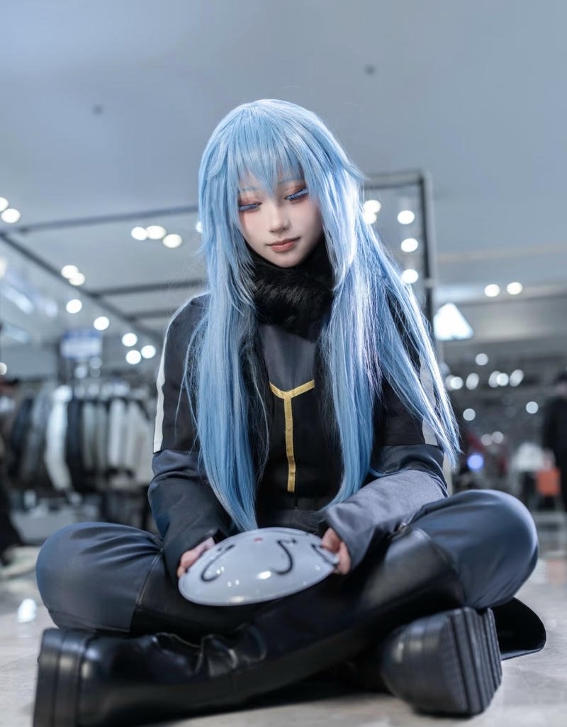 Bức Rimuru cosplay với ánh mắt trong veo đáng yêu