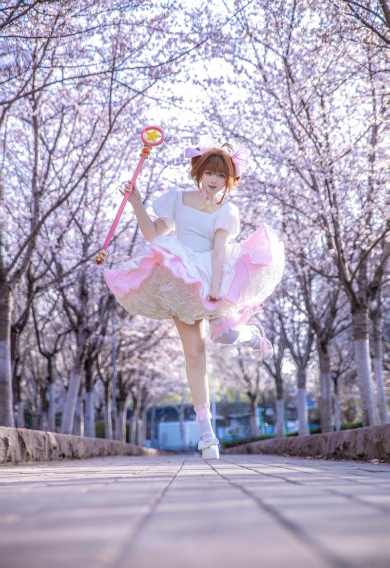 Bức ảnh cosplay Sakura với nụ cười nhẹ nhàng
