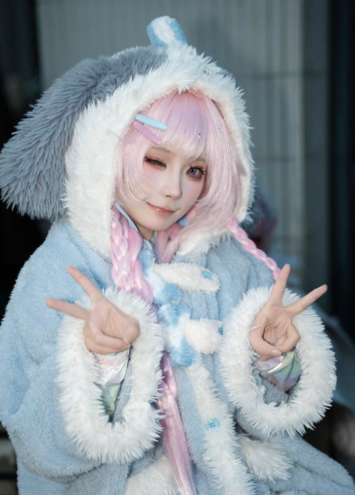 Bức ảnh cosplay cute cho thấy phong cách hóa thân nhẹ nhàng