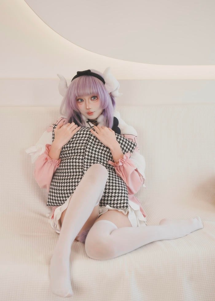 Bức ảnh gái xinh cosplay chăm chút tạo hình