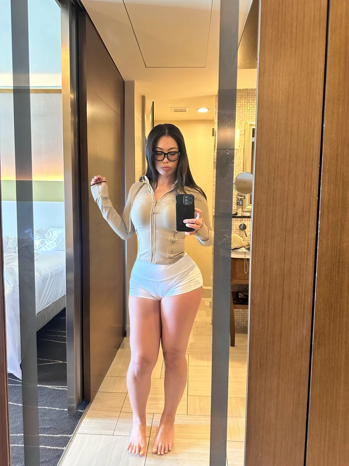 Cô gái gymer sexy với thân hình hoàn hảo