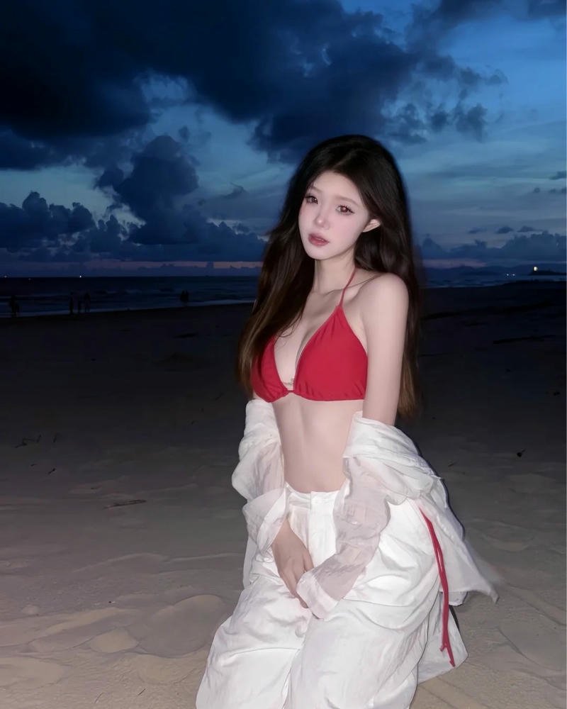 Cô gái trung quốc mặc bikini đầy sức hút