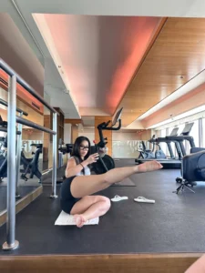 Cô gái xinh gymer có thân hình hấp dẫn