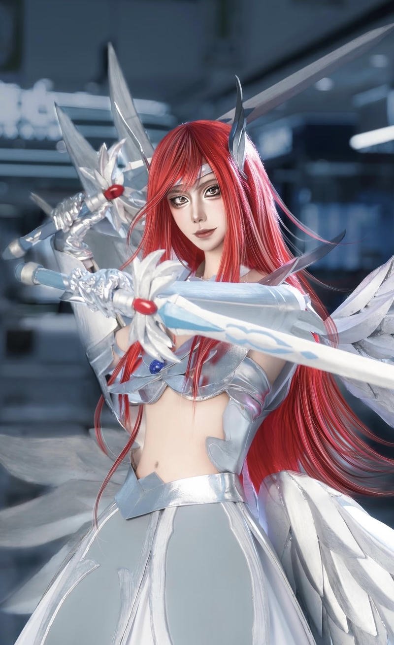 Cosplay Erza với ánh nhìn kiên định rõ ràng