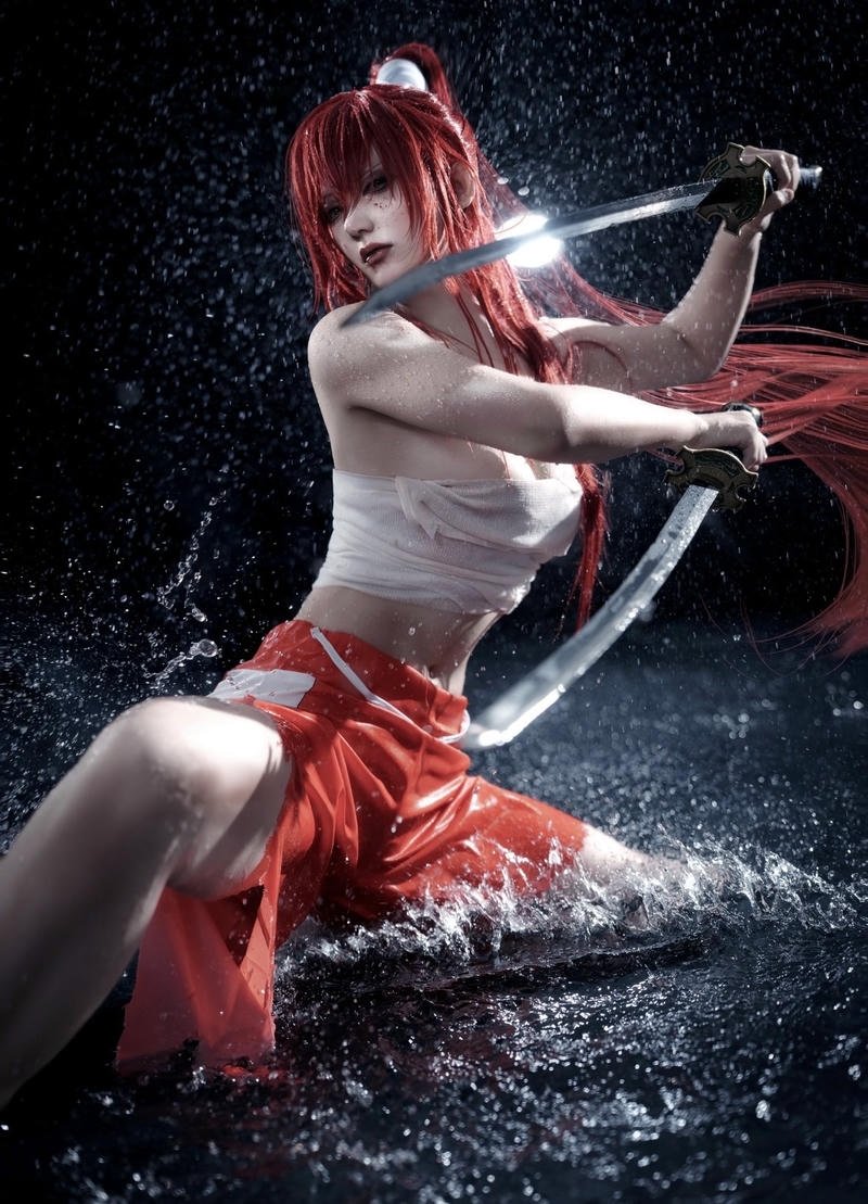 Cosplay Erza với gương mặt cứng rắn rõ