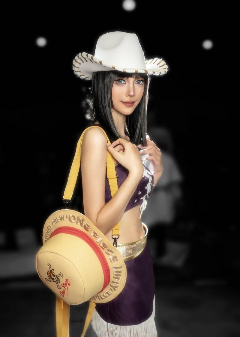 Cosplay One Piece tái hiện hình tượng nhân vật quen thuộc