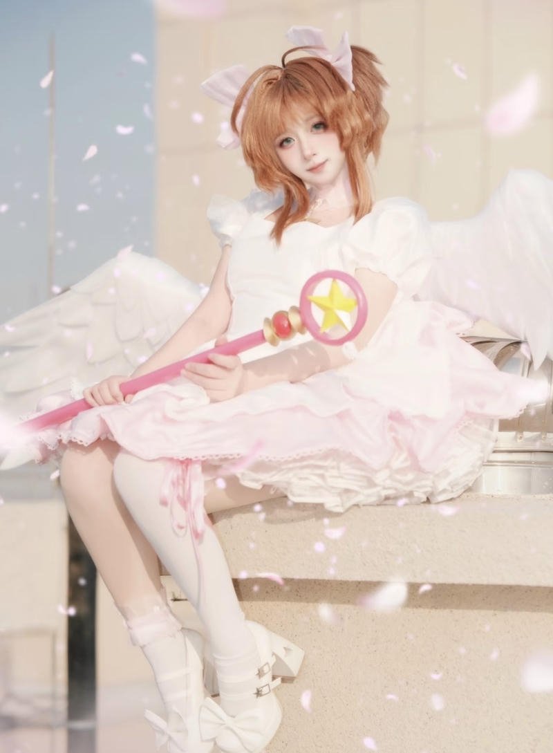 Cosplay Sakura với gương mặt rạng rỡ cuốn hút