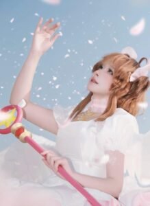 Cosplay Sakura với gương mặt tươi tắn dễ nhìn