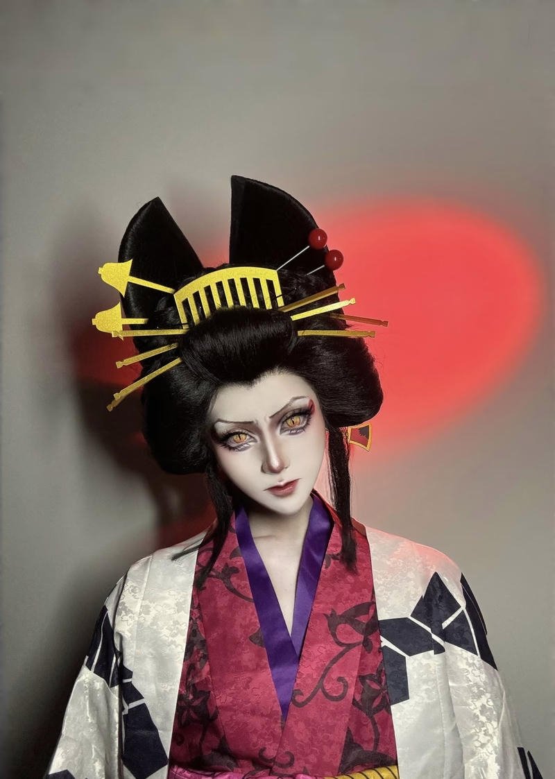 Daki cosplay tái hiện nữ quỷ xinh đẹp trong Demon Slayer