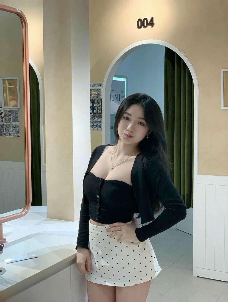 Gái 18 tuổi xinh nóng bỏng cực phẩm