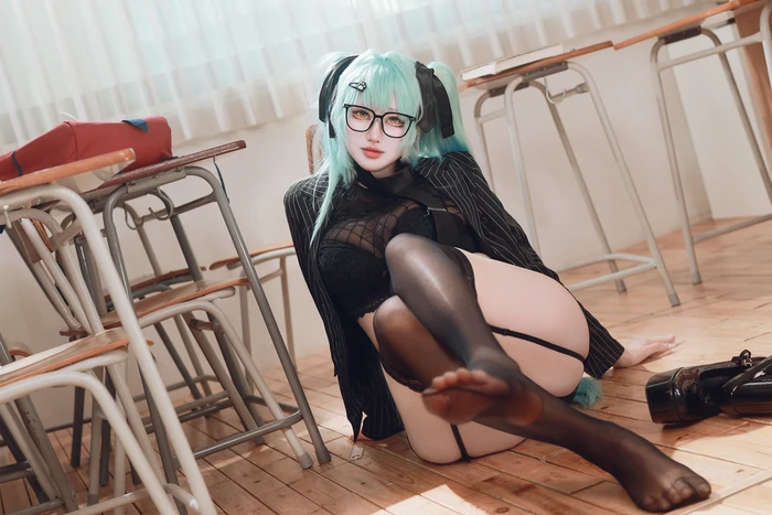 Gái đẹp 18 BDSM khoe hàng nóng bỏng với dây trói