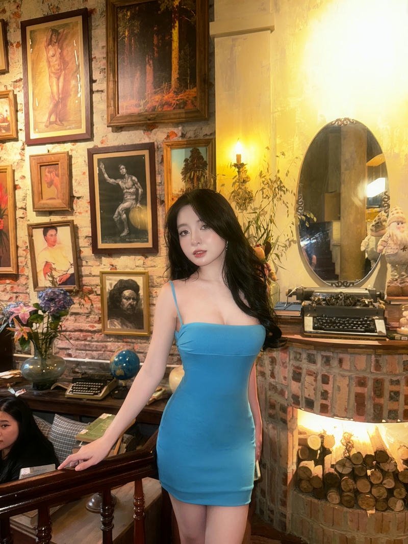 Gái xinh 18 tuổi cuốn hút điên đảo