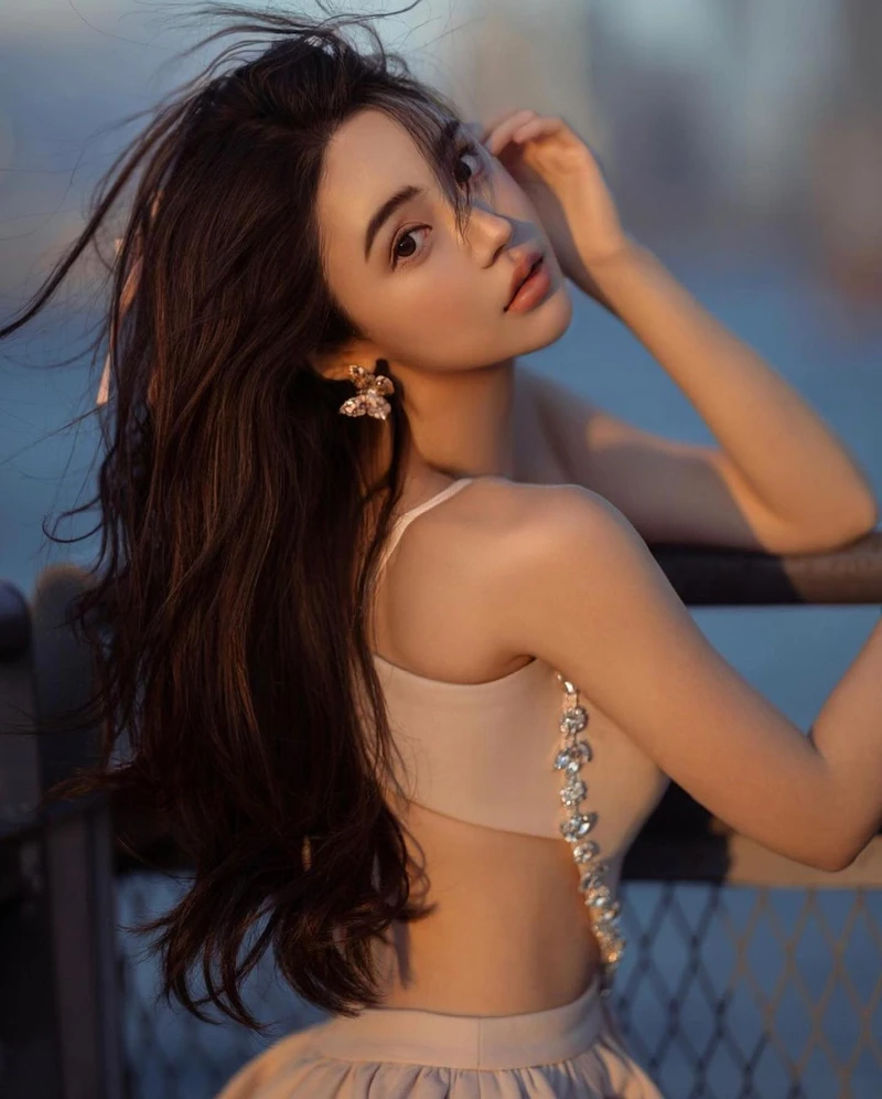 Gái xinh sexy nóng bỏng đầy mê hoặc