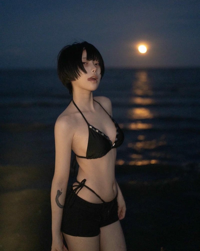 Gái xinh trung quốc mặc bikini nóng bỏng bùng nổ