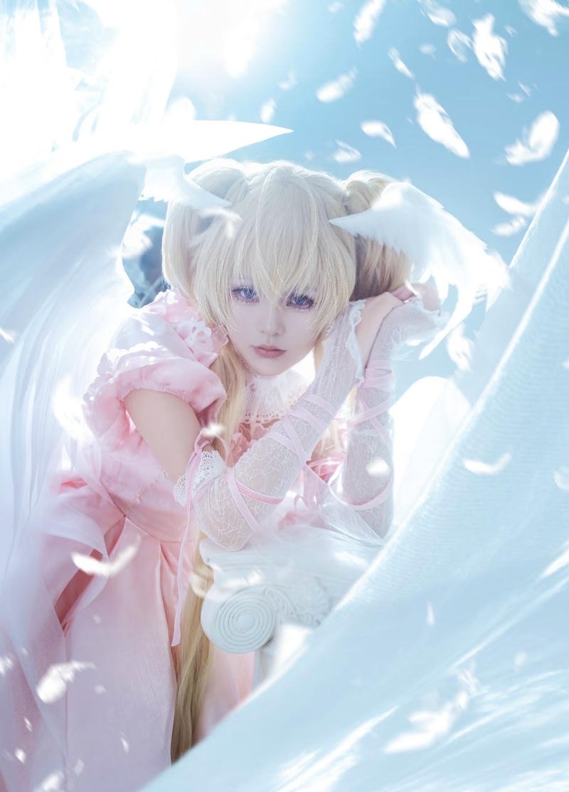 Gương mặt rạng rỡ trong tạo hình thiên thần