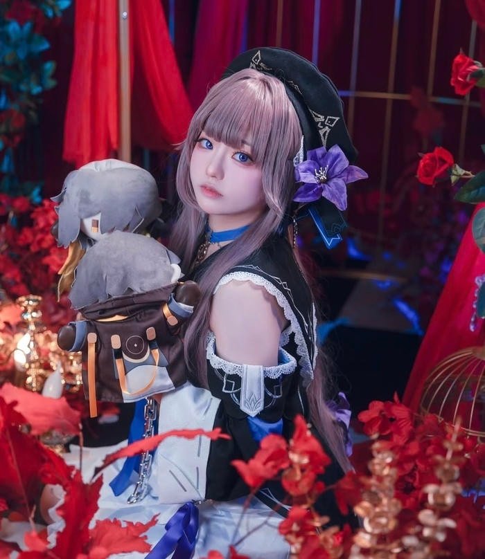 Hình ảnh gái xinh cosplay đầu tư hình ảnh nghiêm túc
