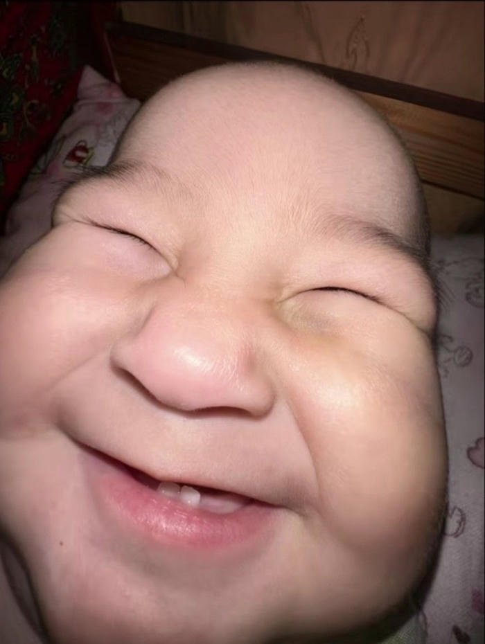 Hình avatar em bé hài đáng cười