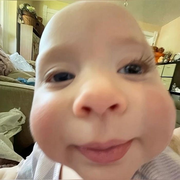 Hình avatar em bé hài đáng yêu