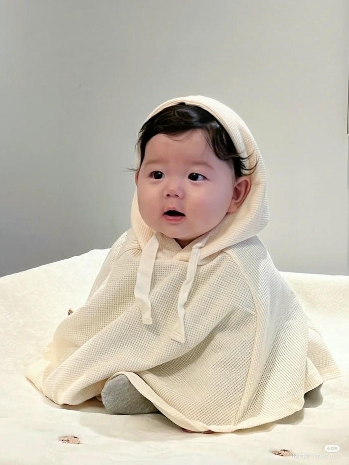 Hình avatar em bé hài ngộ nghĩnh