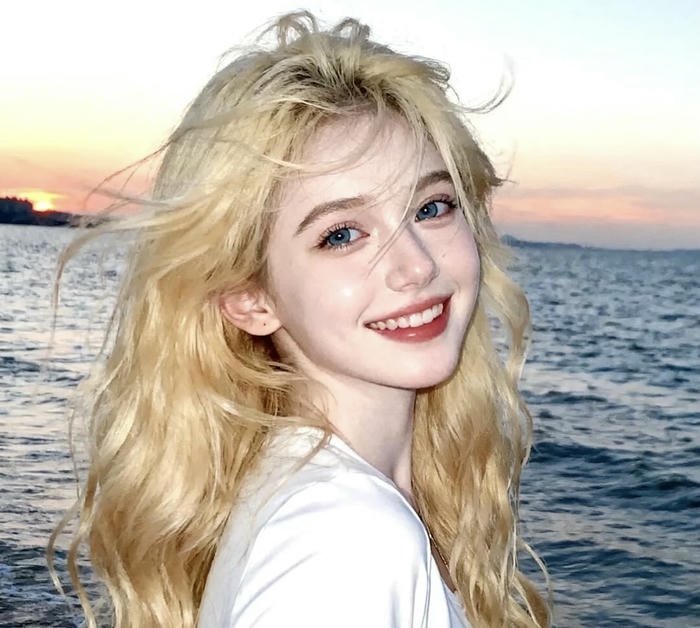 Hình avatar nữ tươi tắn tự nhiên