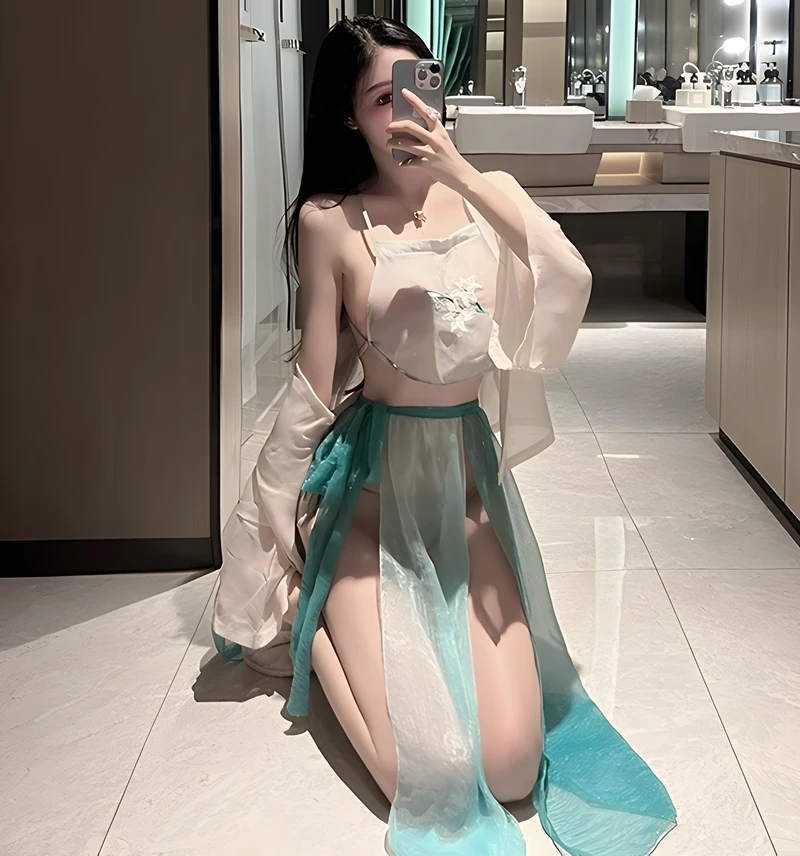 Hình cổ trang show hàng không che hút hồn