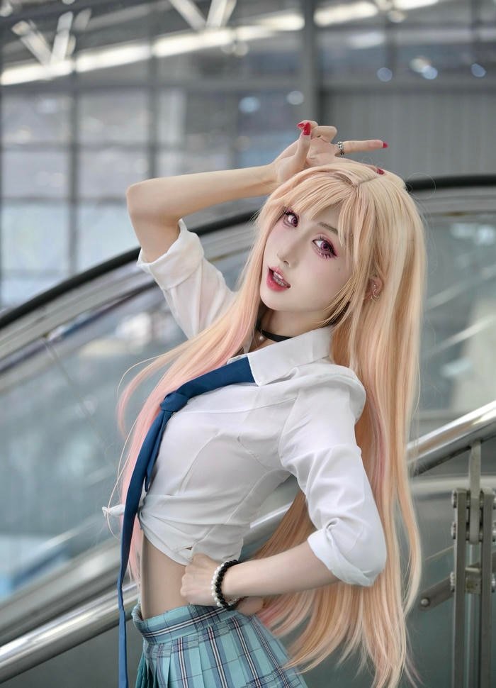 Hình gái xinh cosplay cho thấy phong cách hóa thân rõ ràng