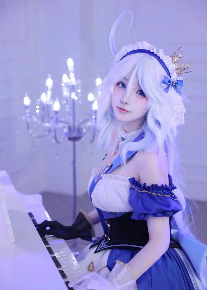 Hình gái xinh cosplay mang lại hình ảnh hài hòa tổng thể