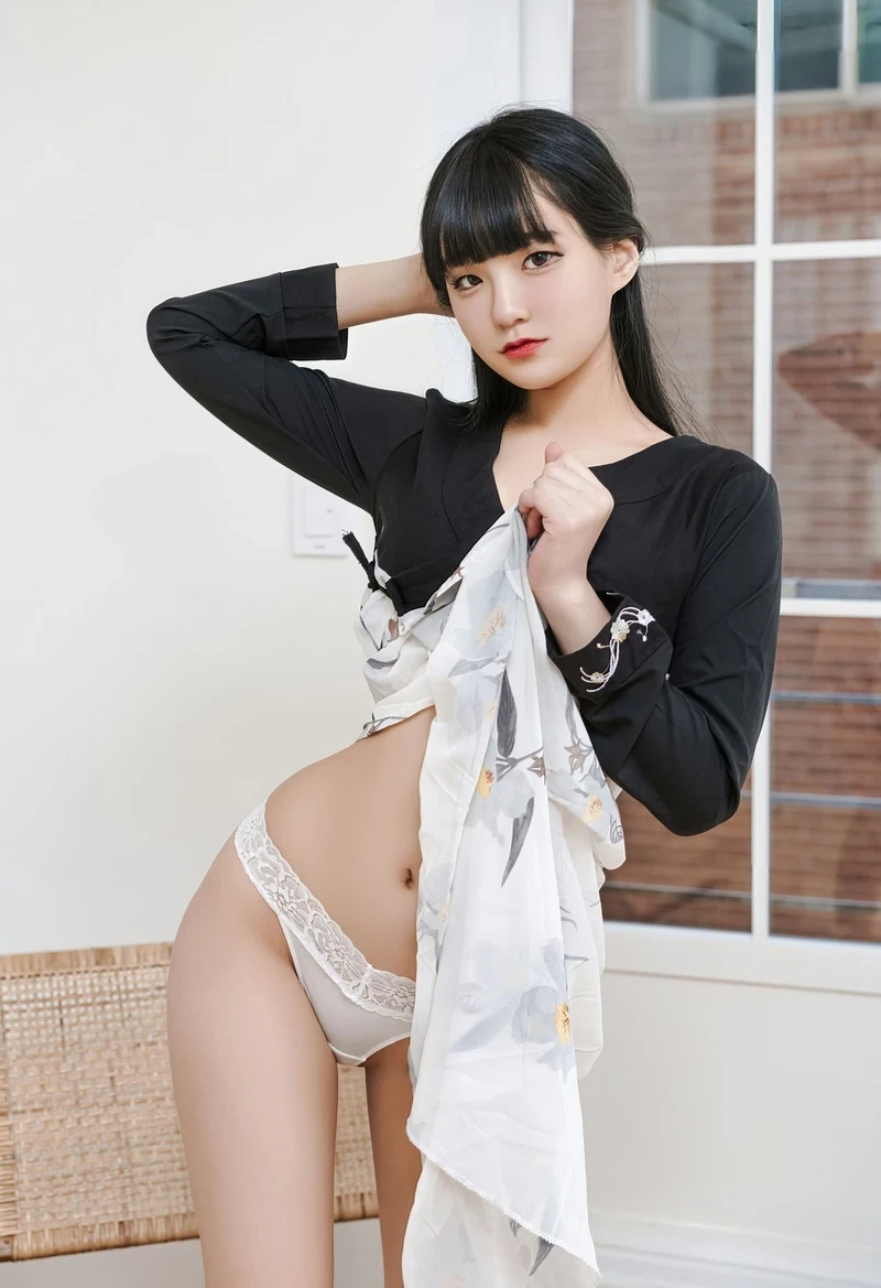 Hình khoe ngực to tròn quyến rũ