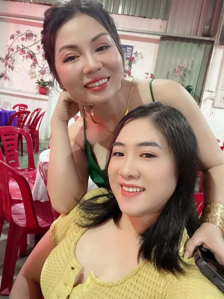 Hình máy bay bà già sex khiêu dâm bốc lửa