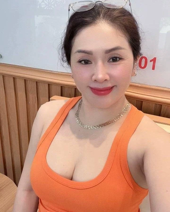 Hình máy bay bà già sex kích thích dâm đãng