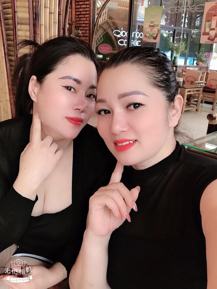 Hình nóng máy bay bà già gợi tình chín muồi