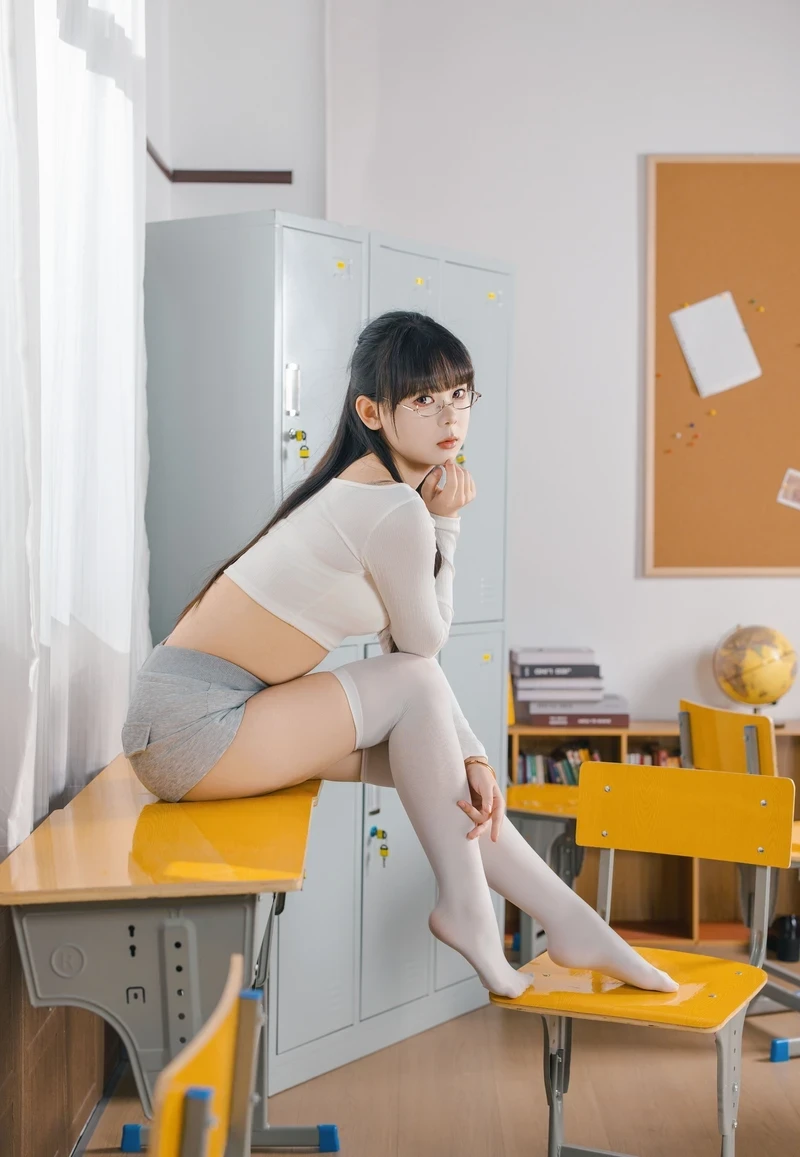 Hình nude cô giáo nóng bỏng gợi cảm