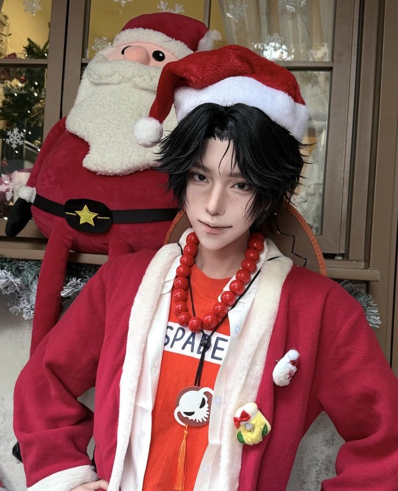 Hóa thân One Piece với bộ đồ đặc trưng đại hải trình