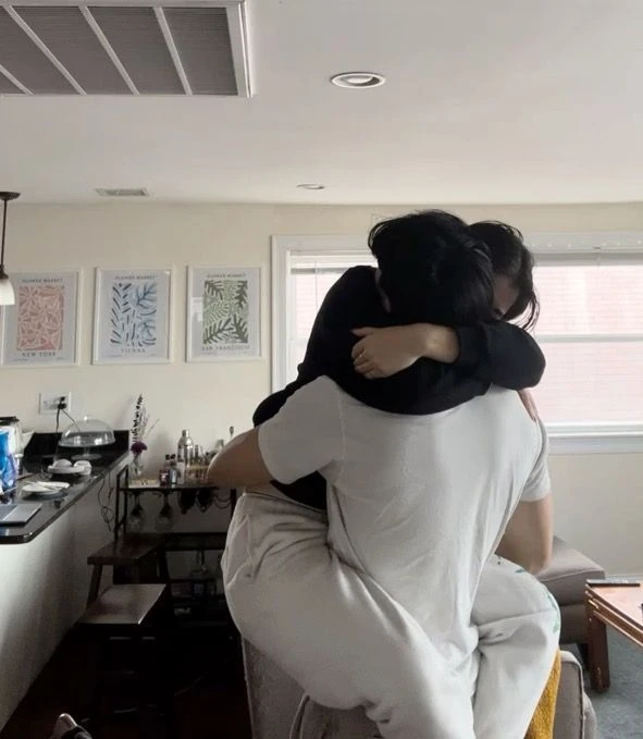 Hôn nhau say đắm trong khoảnh khắc đam mê mãnh liệt