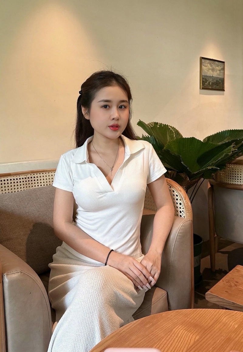 Nàng thơ 18 tuổi xinh quyến rũ tuyệt