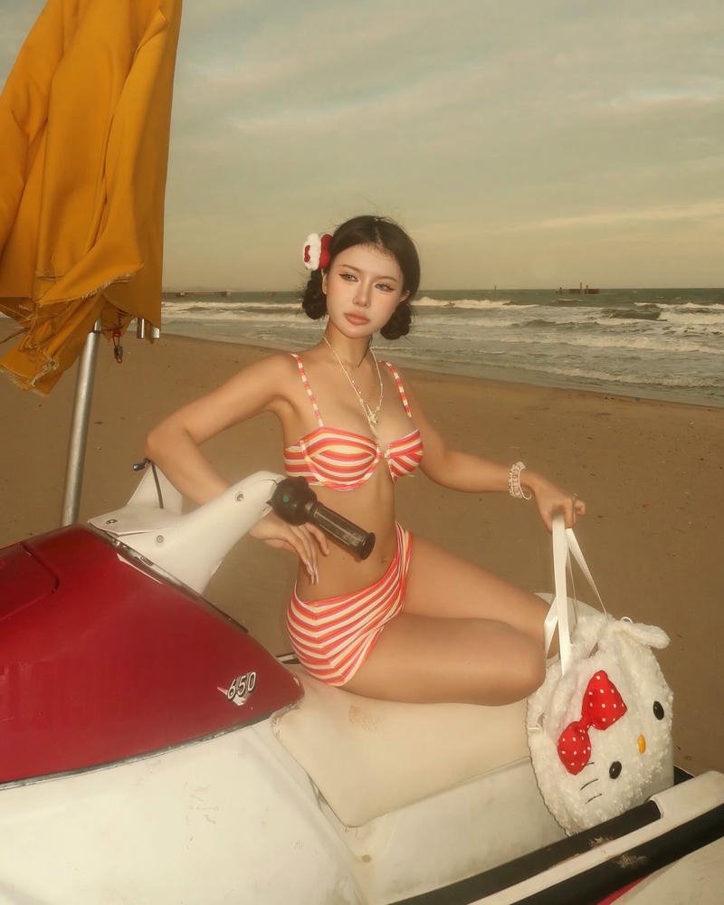 Thiếu nữ Xuân Ca bikini cực kỳ cuốn hút