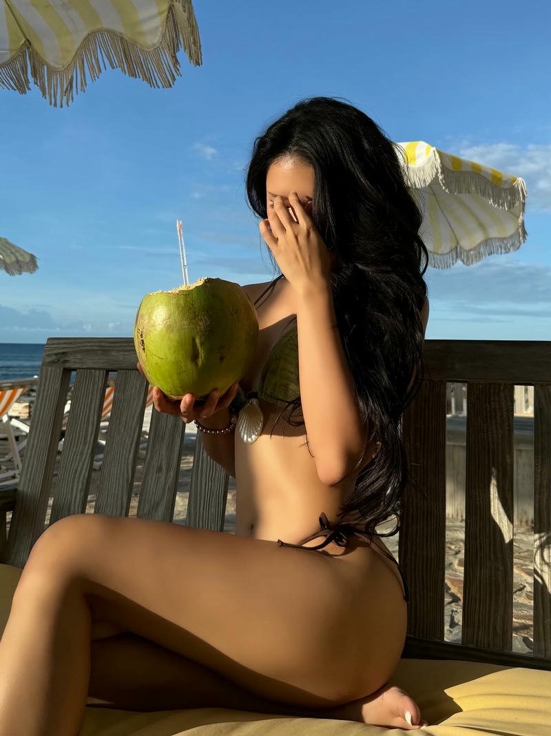 Xuân Ca bikini sexy quyến rũ ngập tràn