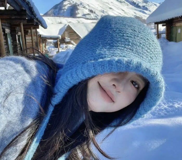 hình ảnh avatar xanh biển đơn giản