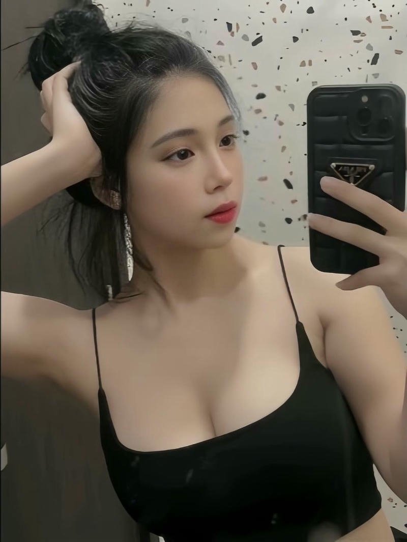 Ảnh học sinh vú to nét đẹp trưởng thành tự nhiên